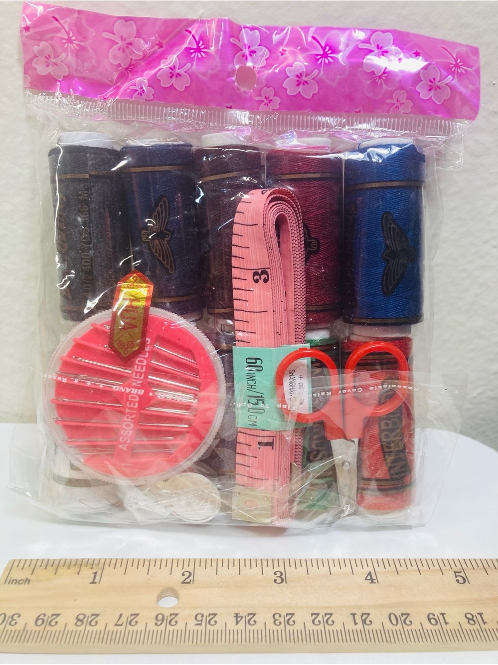 NEW Sewing Kit: 10x Multicolor 100% Polyester Threads, Needles,‎ Measuring Tape